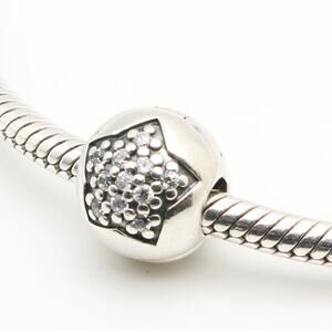 Authentic PANDORA You're a Star Clip -791056CZ